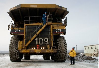 Канада ще ползва автономни камиони за катранeните пясъци в Алберта