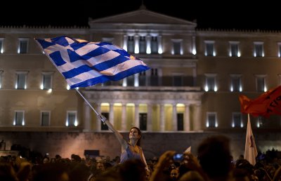 Гърците заявиха съкрушително "не" на историческия  референдум