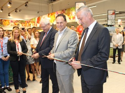 Kaufland завладява българския пазар Kaufland завладява българския пазар