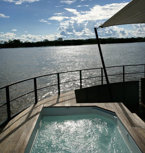 На разходка по Амазонка с плаващ хотел