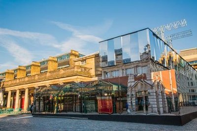 Новият бляскаво-огледален вид на Covent Garden Новият бляскаво-огледален вид на Covent Garden