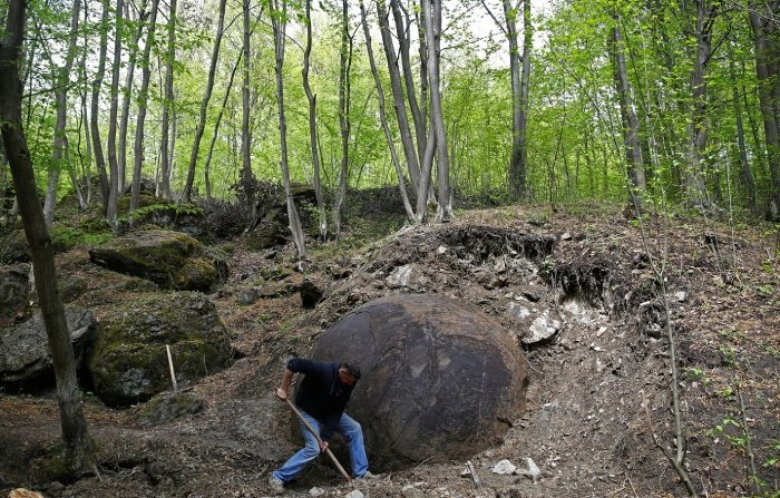 Индиана Джоунс от Бонса твърди, че е открил останки от древна цивилизация