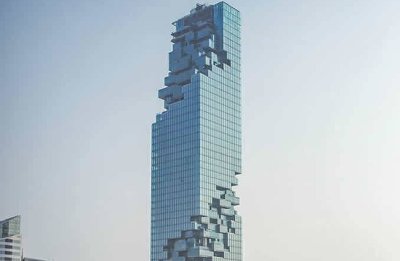 Тази сграда изглежда е направена от лего блокчета