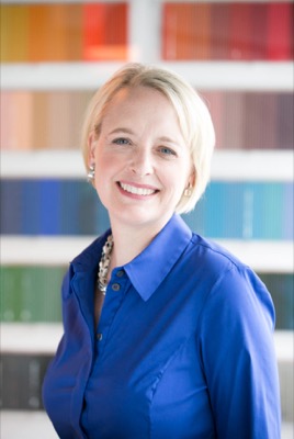 Джули Суийт става главен изпълнителен директор на Accenture