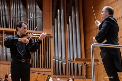 Виртуозният цигулар Светлин Русев свири в памет на големия български композитор Александър Райчев