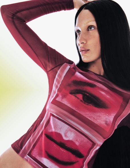 Бела Хадид x ABOUT YOU: Онлайн магазинът за мода пуска нова съвместна колекция със световно известния модел и предприемач Бела Хадид, която специално подбра своите любими продукти за сезон есен/зима